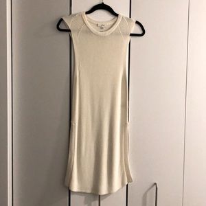 Aritizia tunic sweater top.